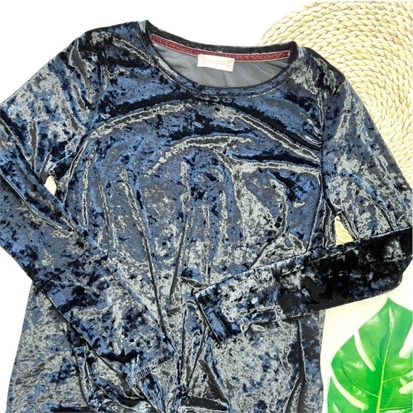 Altar’d State Crushed Velvet Soft Front Knot Long Sleeve Shirt Size Medium - Picture 14 of 14